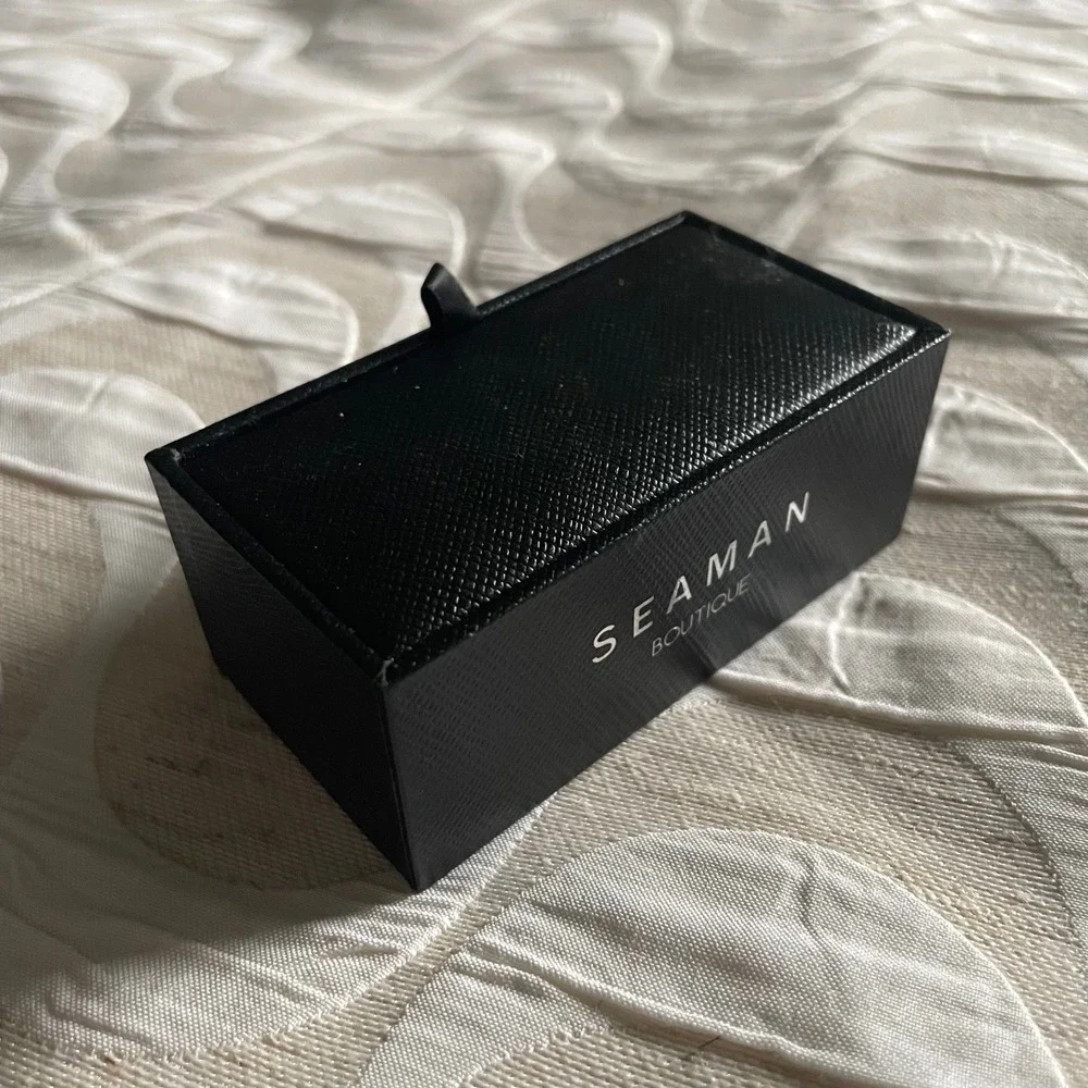 Seaman Boutique Mens Silver Tone Square Diagonal Striped Textured Cufflinks‎ Box